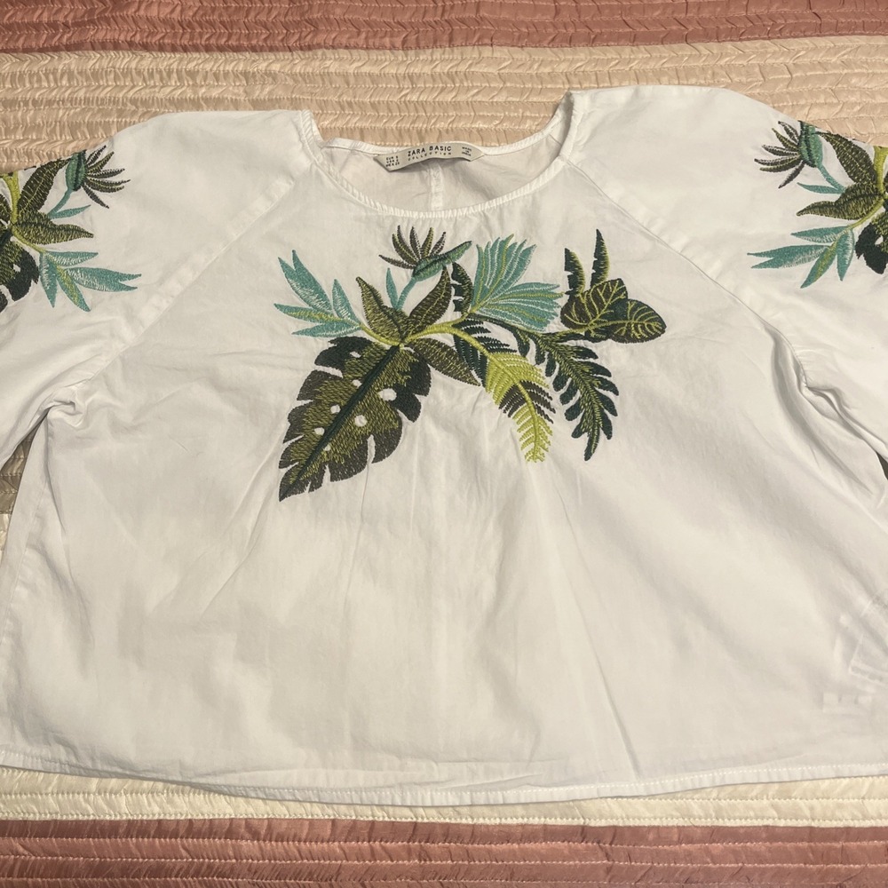Zara Blouse US Small White Cotton Top Green Foliage Embroidery Front & Sleeves